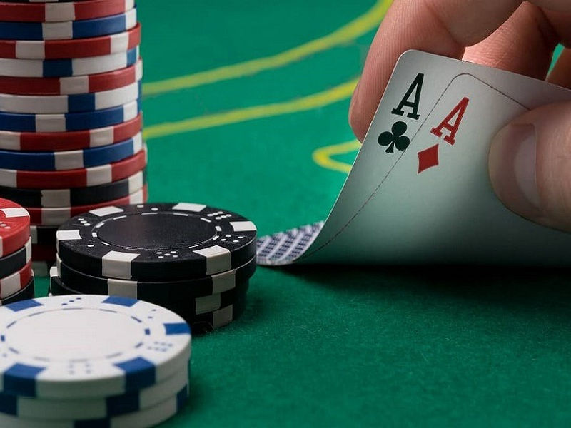 Luật chơi poker online 